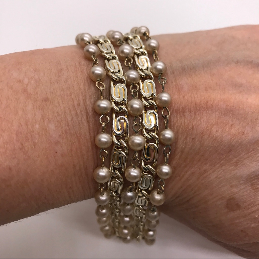 Vintage Lisner Silver Tone Faux Pearl Multi Strand 7Chain Bracelet 20$